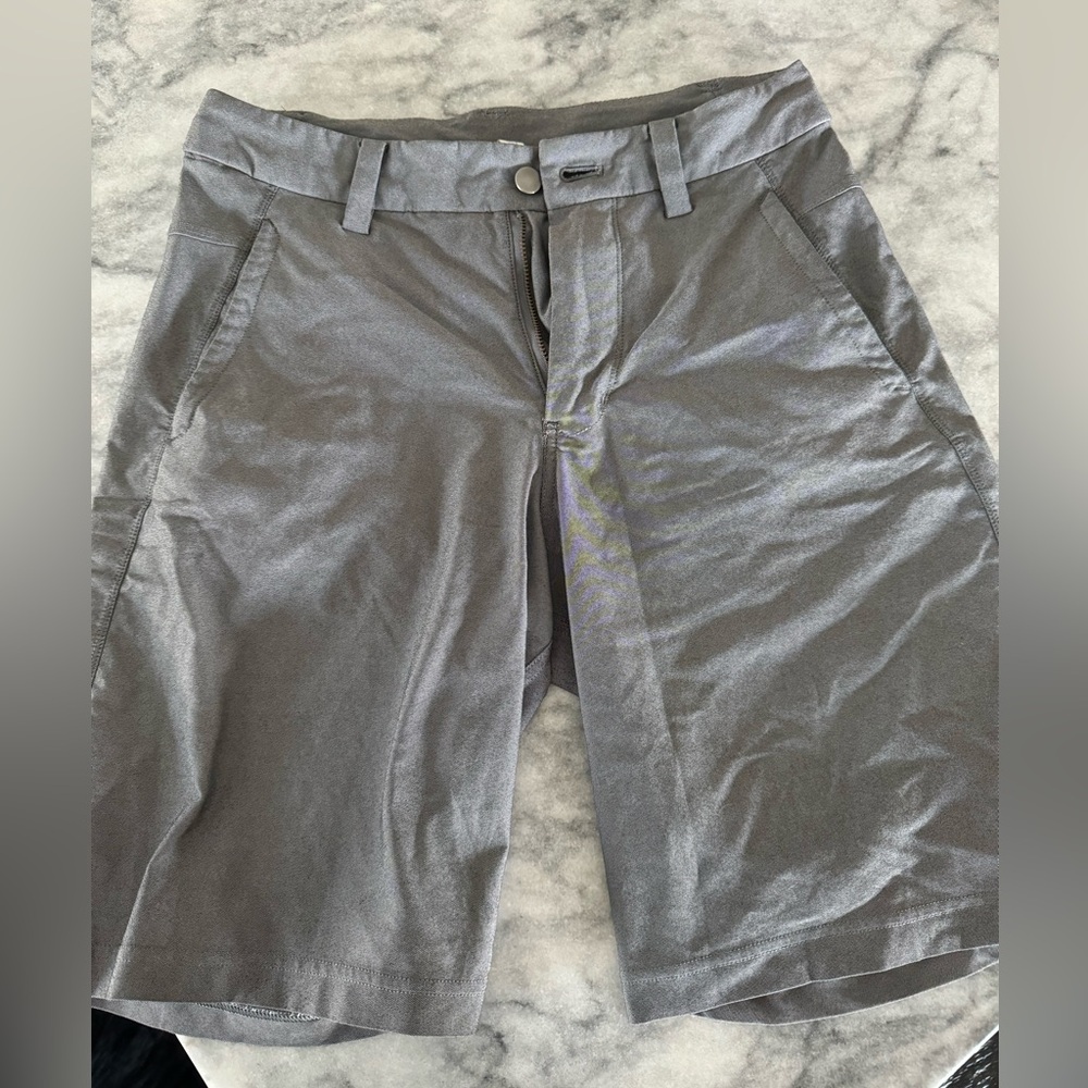 Lululemon mens ABC Classic fit golf short. Grey!!